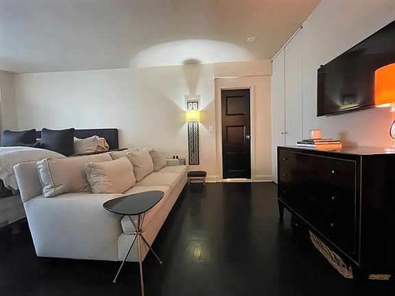 2nd image of 100 W 57th St #21L