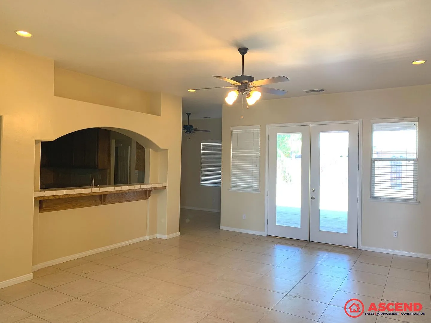 Stunning 4BD/3BA Home in Bakersfield's Desirable 93313 Fully Loaded, Landscaping Included! — Photo 3