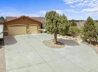6416 Red Rock Dr, Farmington, NM 87402