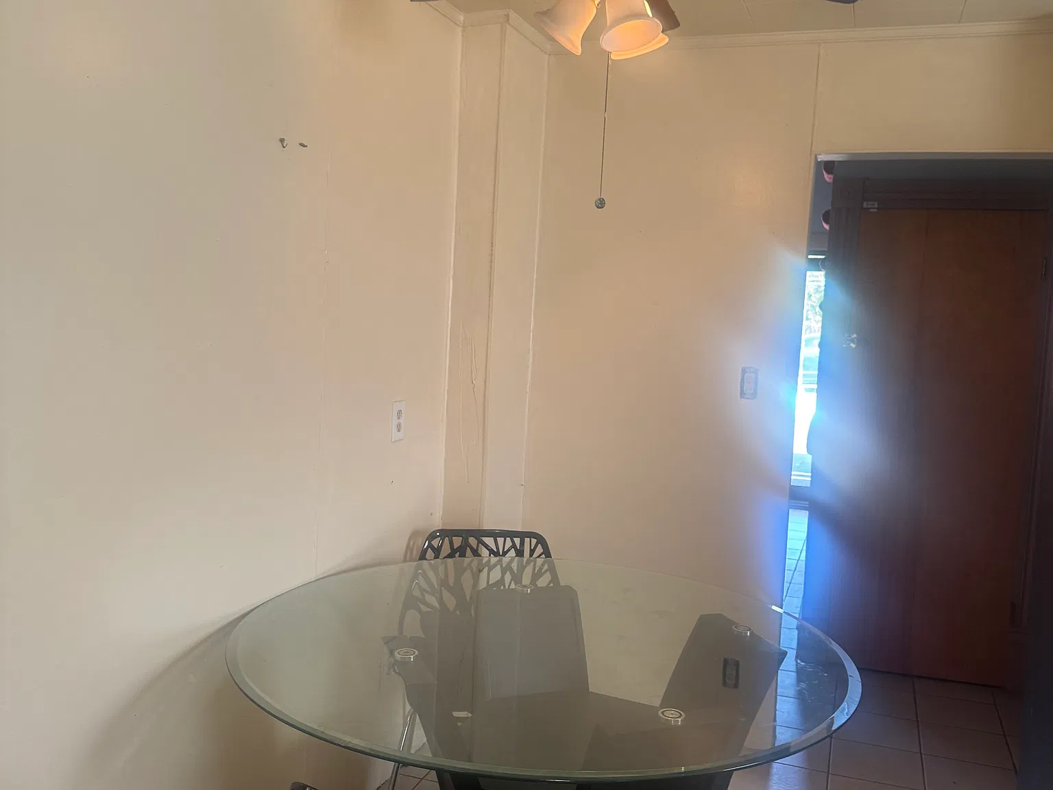 3 bed, 1616 sqft, $1,800 — Photo 1