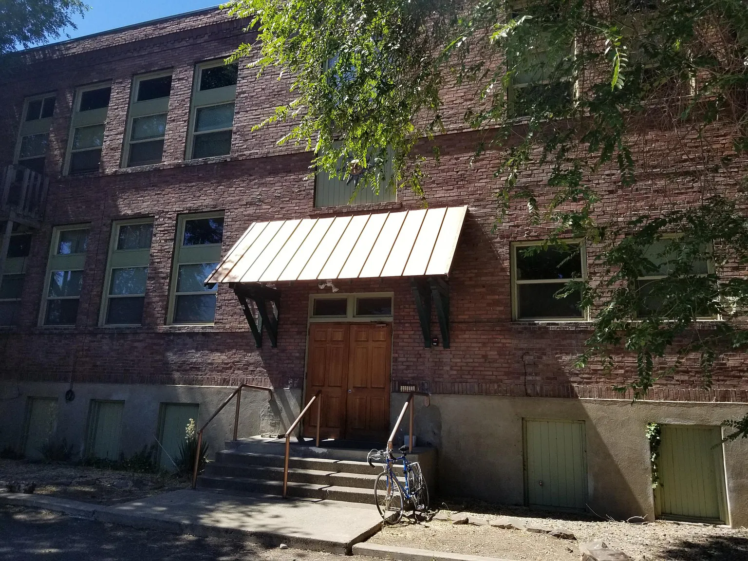 2 bed, 750 sqft, $1,150 — Photo 1