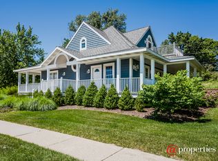 396 Upton Dr, Saint Joseph, MI 49085