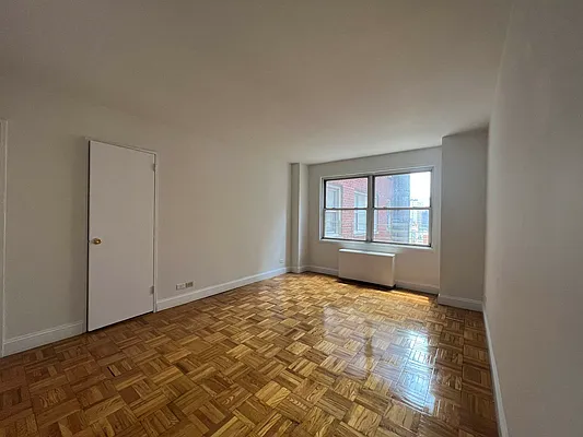 Rented by AZ REALTY NYC LLC | media 20