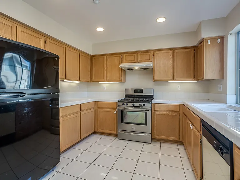 1831 Sterling Lndg — Photo 24