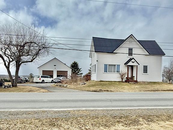 4th image of 808 Madawaska Road