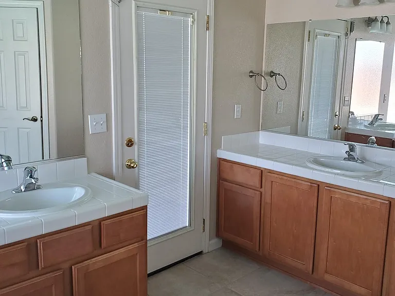 1566 Persimmon St #1 — Photo 15