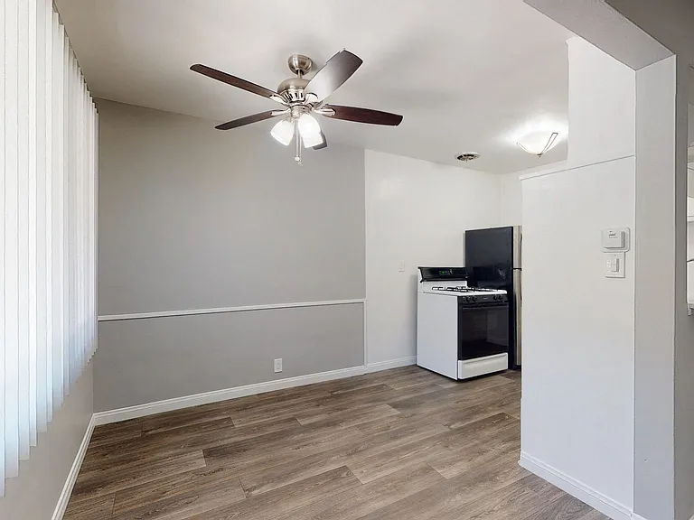 Overland Avenue Apartments — Photo 25