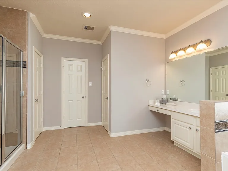 10126 Holly Chase Dr — Photo 28