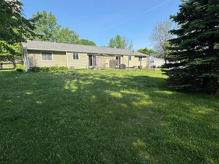 306 Willow St — Photo 14