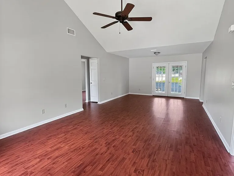 12 E Beaver Ln — Photo 3