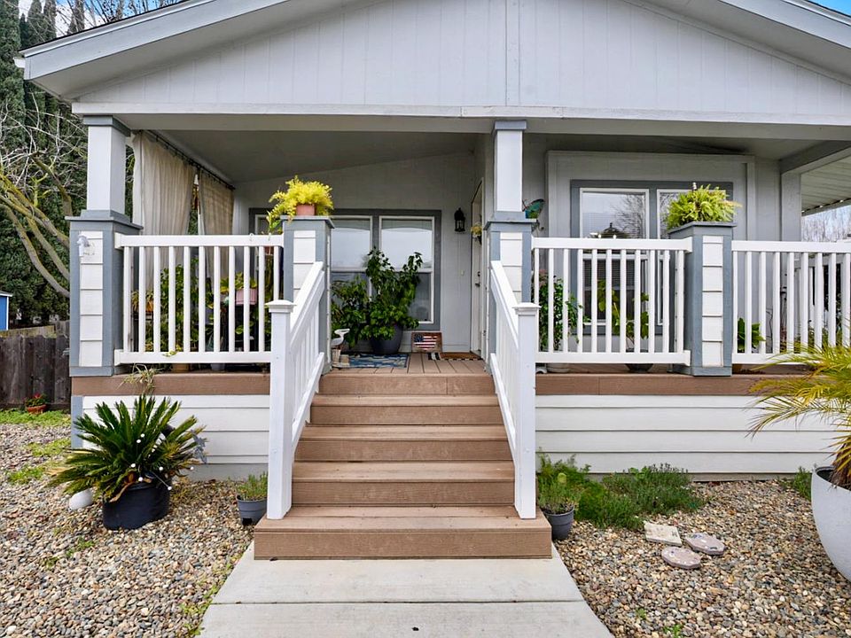 1st image of 48 Clipper Ln