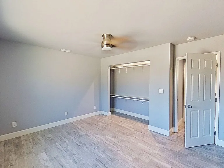 13922 Heidi St — Photo 20
