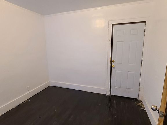 3rd image of 15839 Kentucky Ave #15839