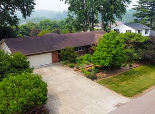 3843 W Suburban Ct, Columbus, IN 47201
