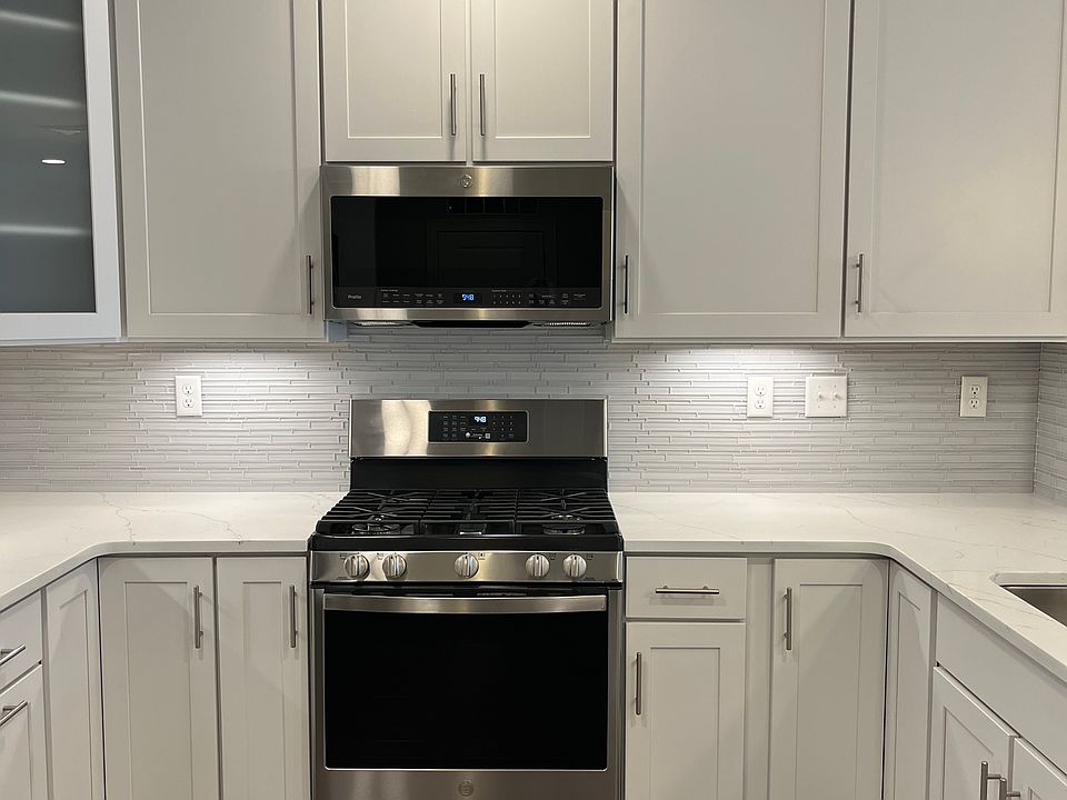 kitchen stove and. microwave