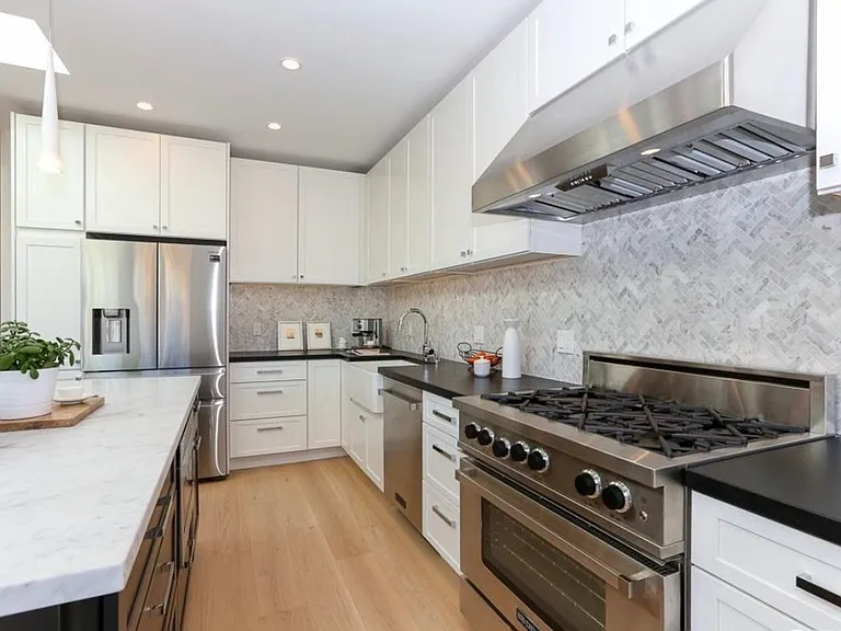 136 Harvard St — Photo 6