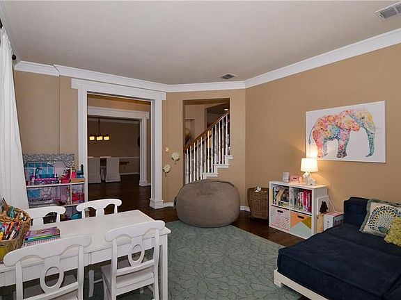 5th image of 8009 Elliot Dr
