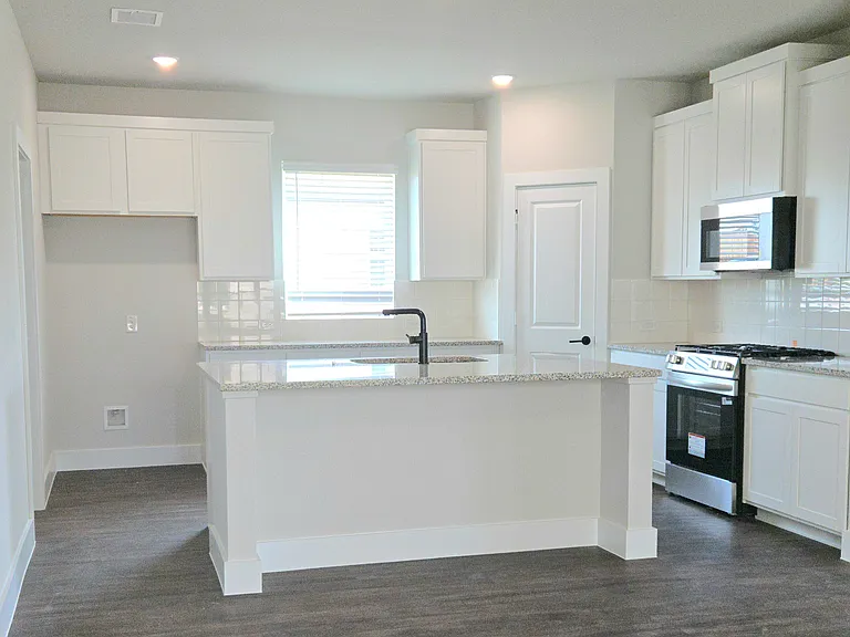 701 Valley Pines Dr — Photo 7
