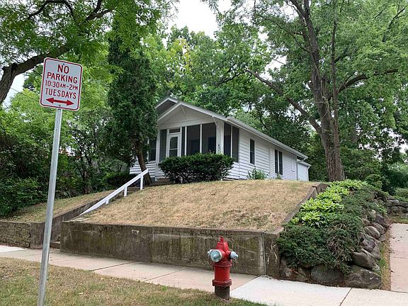 4th image of 621 Cedar St