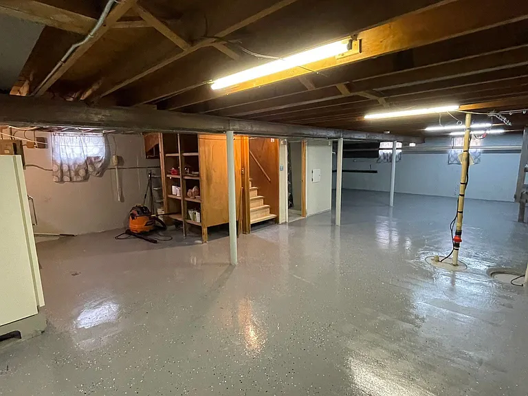 120 Mildred Ln — Photo 16