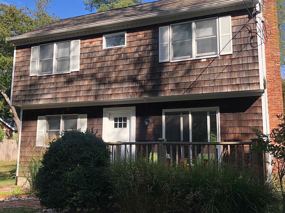 1st image of 13 Marc St