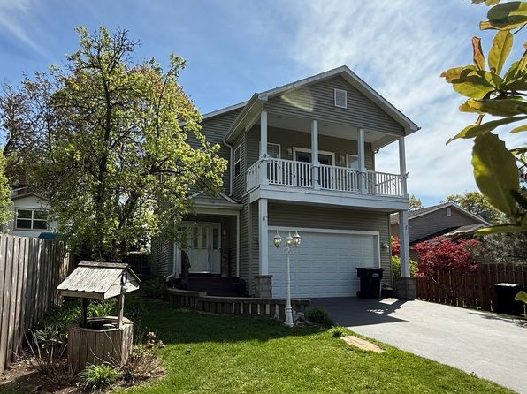 24725 W Hawthorne Dr, Round Lake, IL 60073