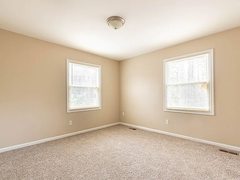 125 Lewis Dr — Photo 10