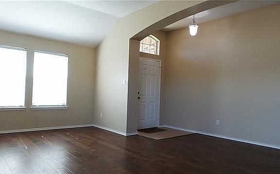 5th image of 3941 Eaglerun Dr
