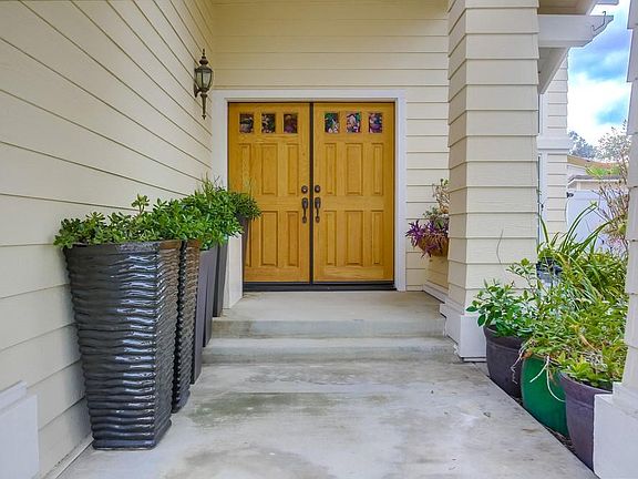 3rd image of 321 Moonstone Bay Dr
