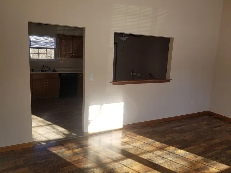 154 Helen Pl — Photo 3