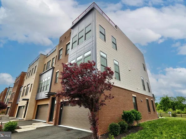 23575 Hopewell Manor Ter, Ashburn, VA 20148