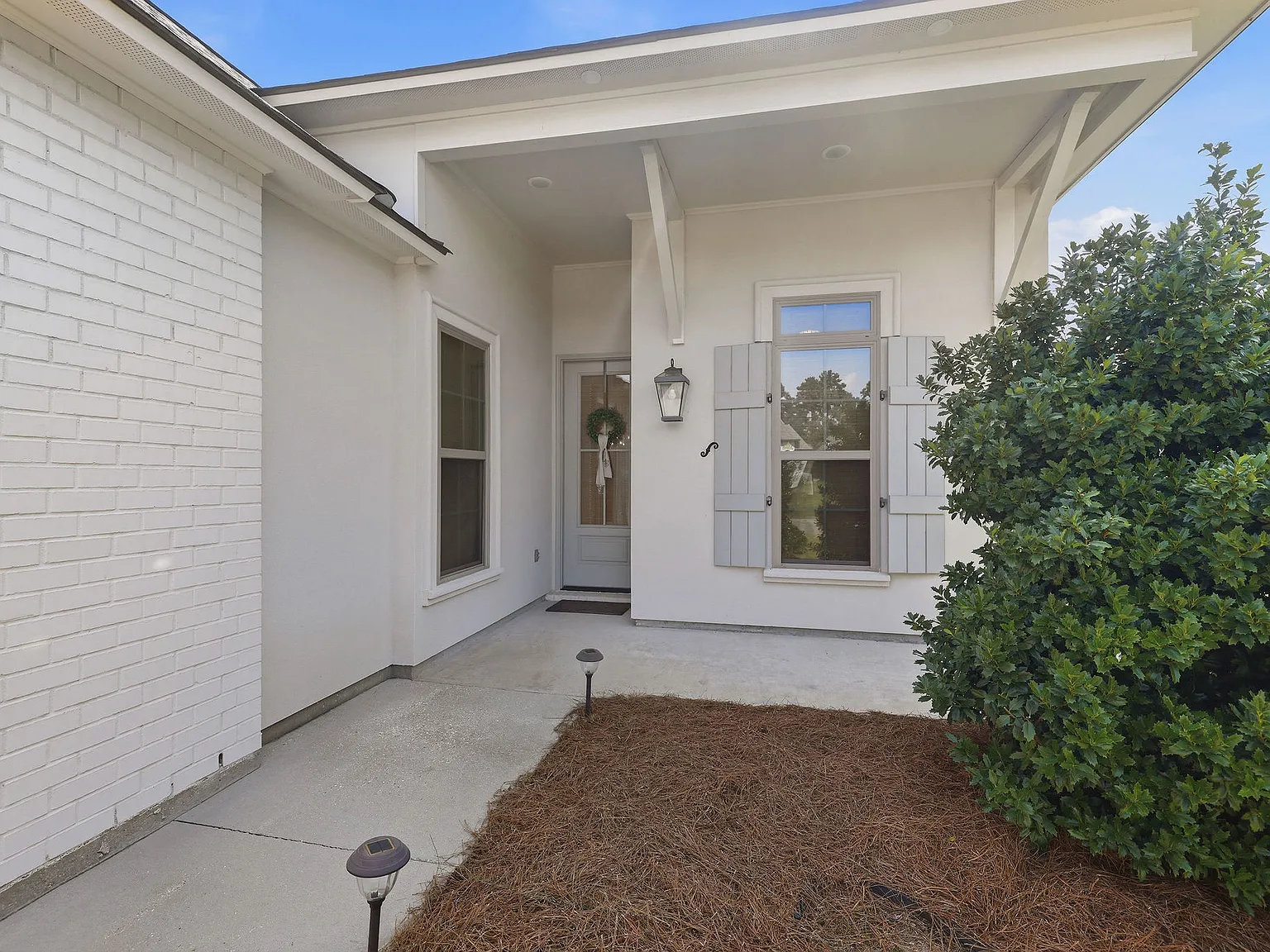 4 bed, 1709 sqft, $2,400 — Photo 2