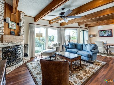 480 E Coll St APT 303, New Braunfels, TX, 78130
