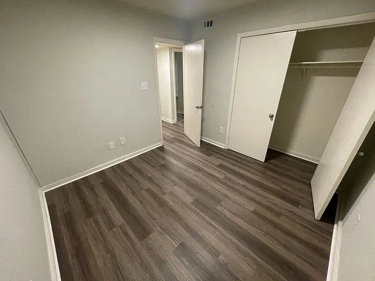 7124C Longstreet Dr — Photo 10