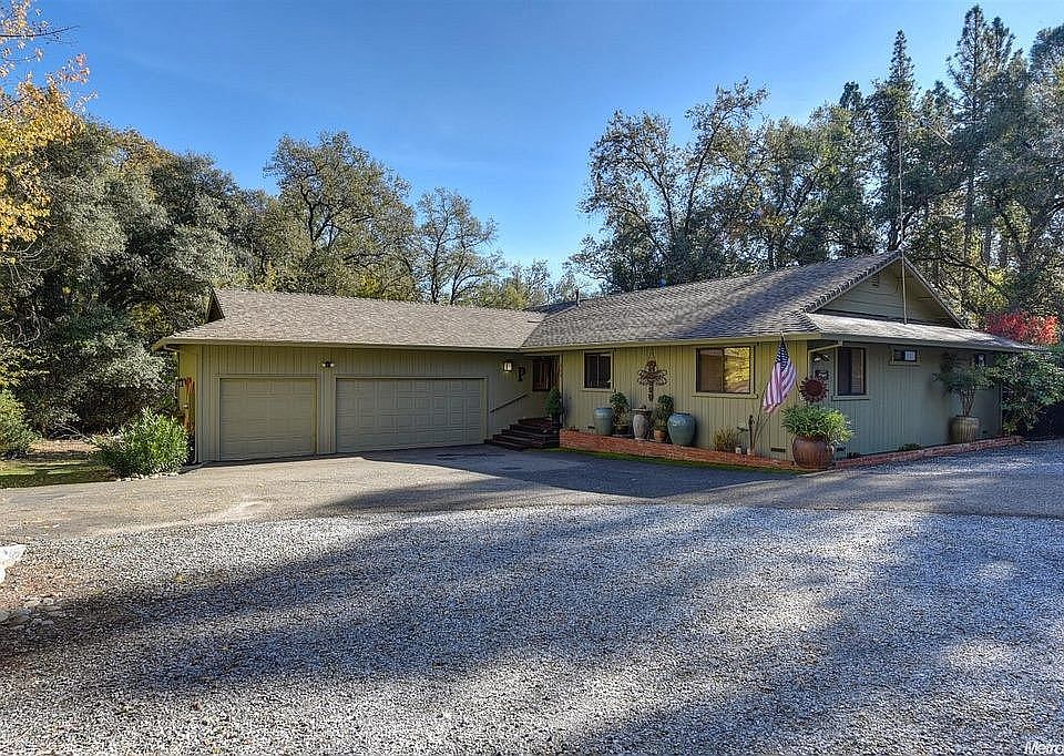 1st image of 969 N Circle Dr