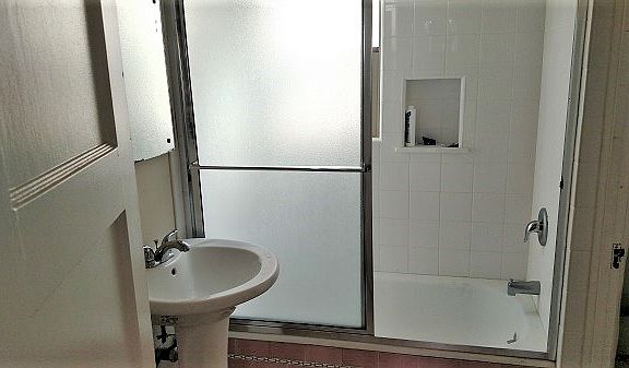 5th image of 823 Bath St APT C