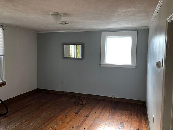 4th image of 505 Lee St