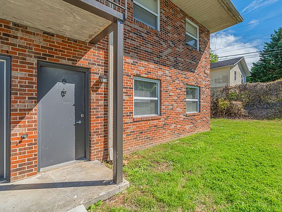 2nd image of 2716 Holbrook Dr APT 6