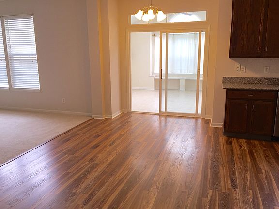 Extra large Breakfast area!