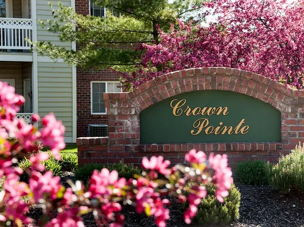 Crown Pointe Apartments