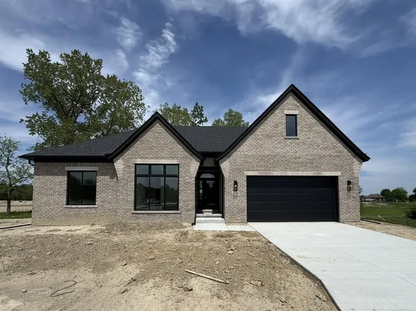 13999 Arthur Ct, Washington, MI 48094