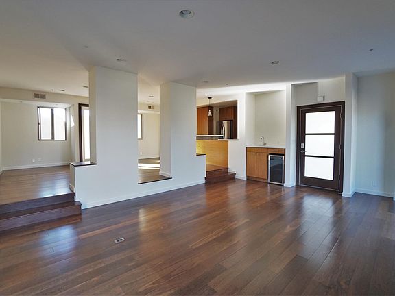 3rd image of 803 Devon Ct