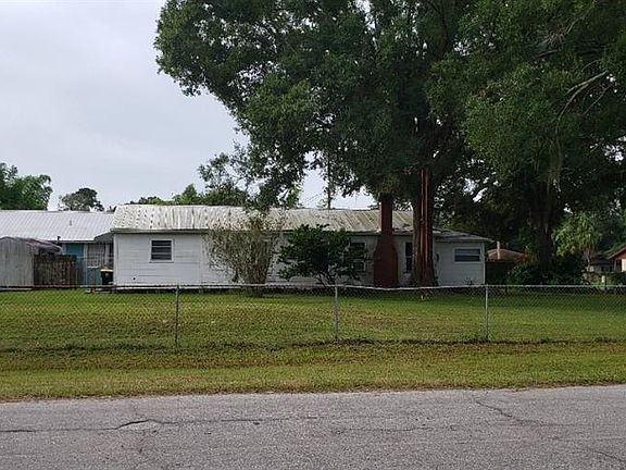 2nd image of 1106 Plateau Ave