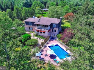 70 Kirmis Ct, Dover, PA 17315