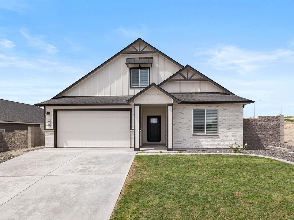 1st image of 618 Cortona Way