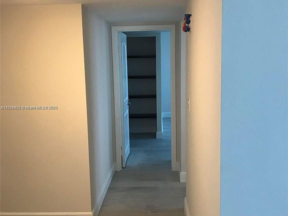 5th image of 16546 NE 26th Ave APT 2E