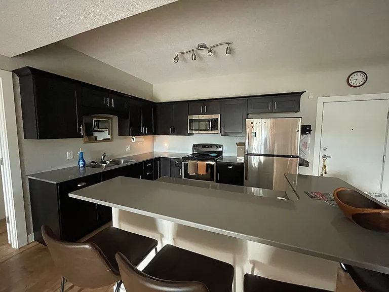 221 E 5th St #305 — Photo 8