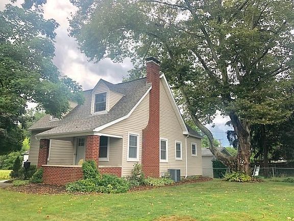 2nd image of 413 N Mount Pleasant Ave