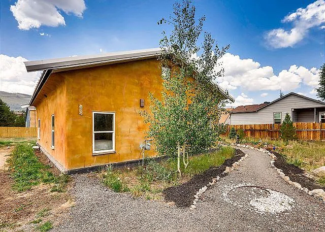 66 Climax Dr — Photo 2