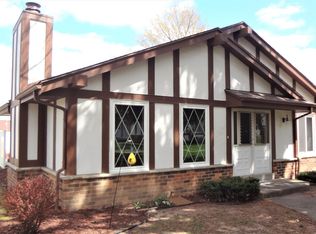 5305 Somerset Ln S #5305, Greenfield, WI 53221